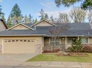 340 Holly Ave, Cottage Grove, OR 97424