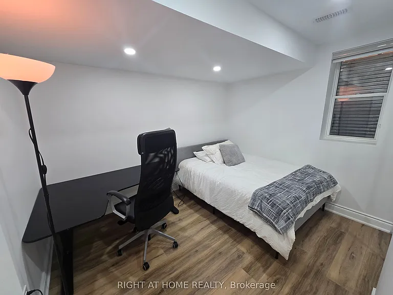 458 Bergamot Ave #BASEMENT — Photo 21
