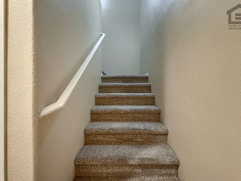 2727 N Price Rd #6 — Photo 6