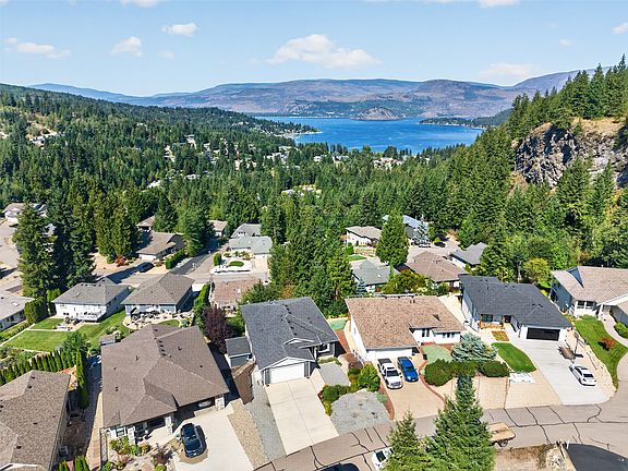 3rd image of 2592 Alpen Paradies Rd #38