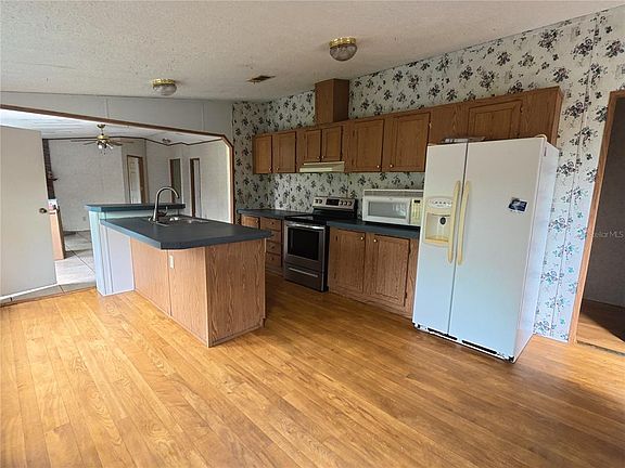 4th image of 16570 SW 58TH LANE