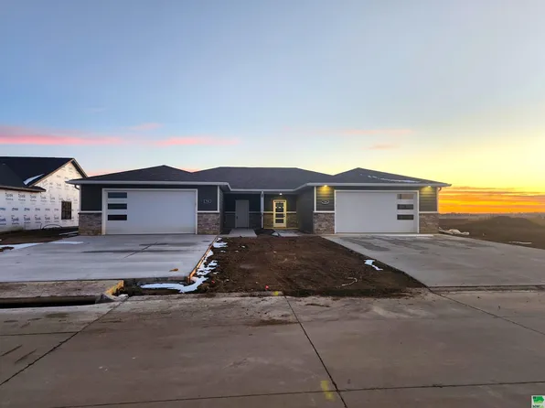 700 17th St SE, Orange City, IA 51041