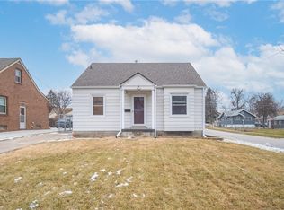 2420 40th Pl, Des Moines, IA 50310