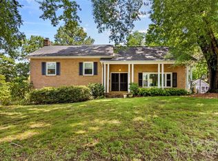 6617 Brookmeade Dr, Charlotte, NC 28226