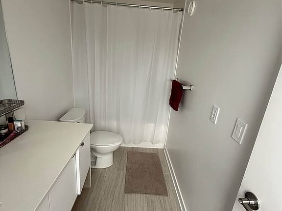 4th image of 1121 Cooke Blvd #74