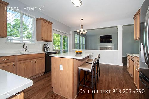 5th image of 1819 W Elm Ter