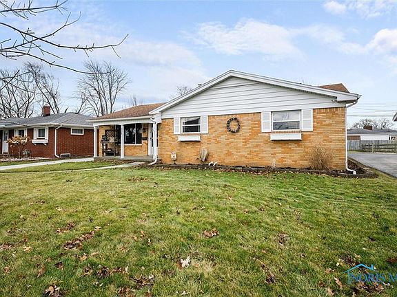 3rd image of 3226 N Eastmoreland Dr