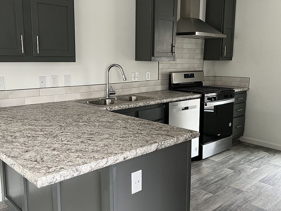 2nd image of 18 Arbor Dr #18