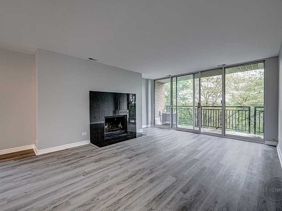 5th image of 1833 Four Lakes Ave APT 4L