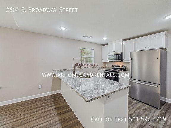 4th image of 2604 S Broadway St