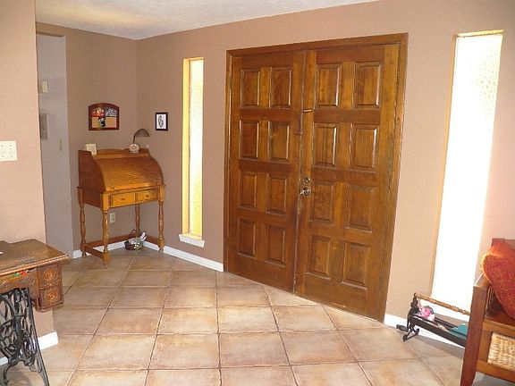 2nd image of 1710 Mariposa Dr