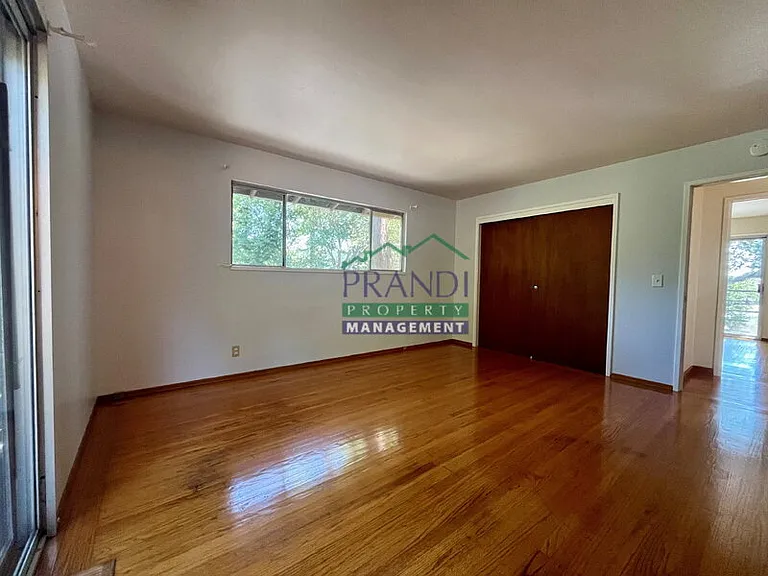 20 Graceland Dr — Photo 12