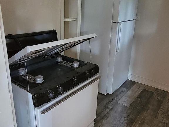 5th image of 1030 N Raymond Ave APT 9