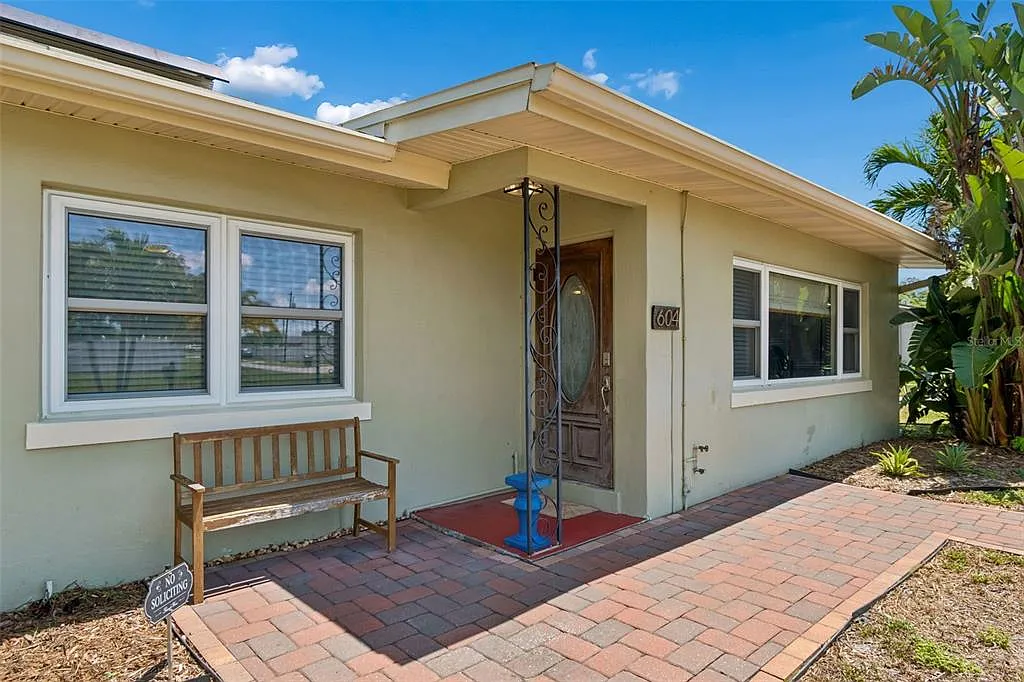 3 bed, 2.0 bath, 1545 sqft, $4,300 — Photo 1