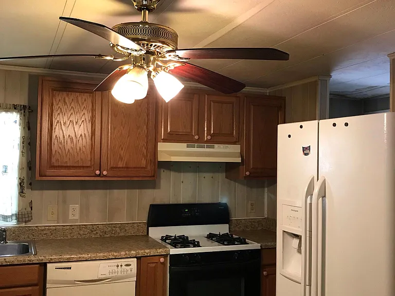 210 Kennedy Rd — Photo 20