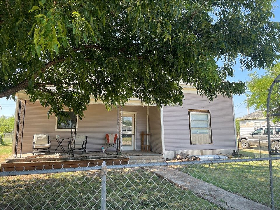 810 Texas St, Stamford, TX 79553 MLS 20399189 Zillow