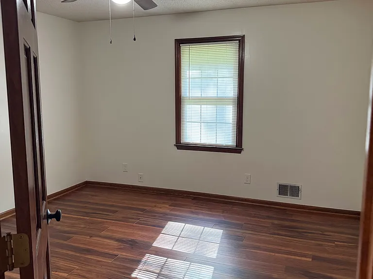 428 Sundown Dr — Photo 18