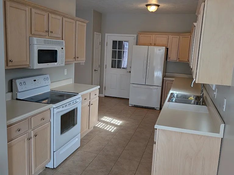 1022 Villa Ct — Photo 7