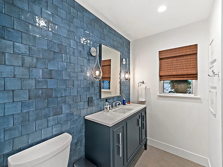 843 Bernard Dr — Photo 23