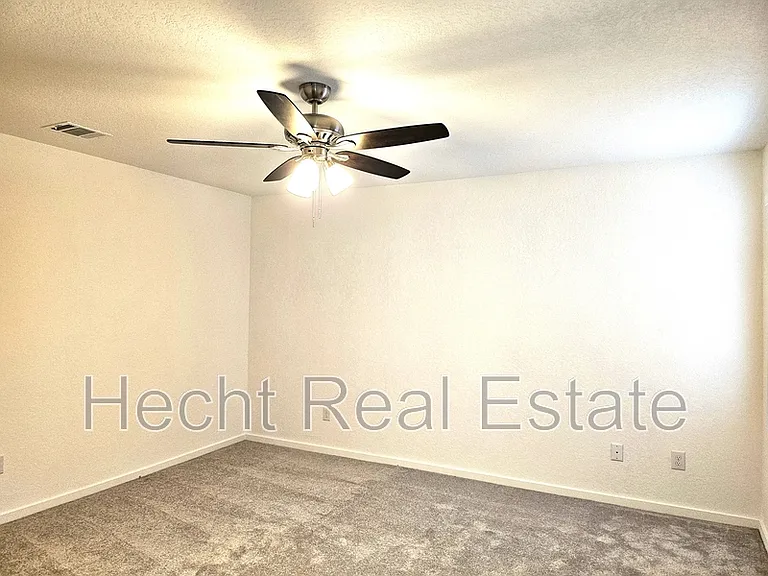 2440 Lost Creek Rd — Photo 12