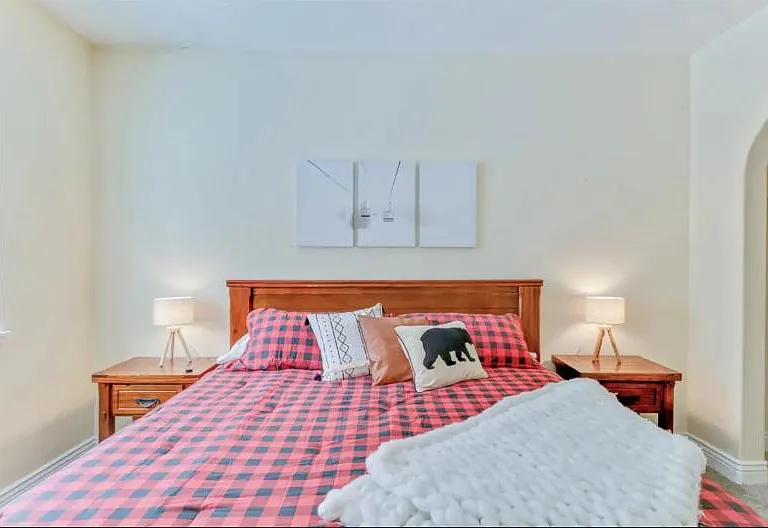545 Crestview Dr — Photo 4