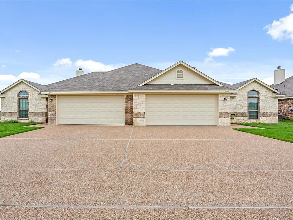 618 Hilltop Dr