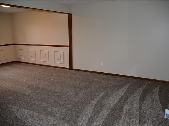 5th image of 4072 Angela Ln