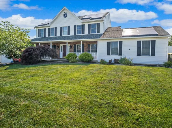 5452 Amanda Dr, Laurys Station, PA 18059