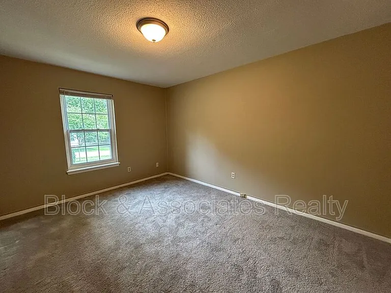 3830 D Country Club Rd — Photo 7