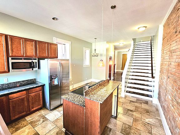5th image of 2633A Wyoming St