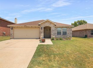 8117 Stowe Springs Ln, Arlington, TX 76002