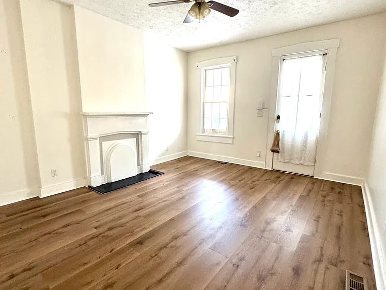 47 Clover St — Photo 2