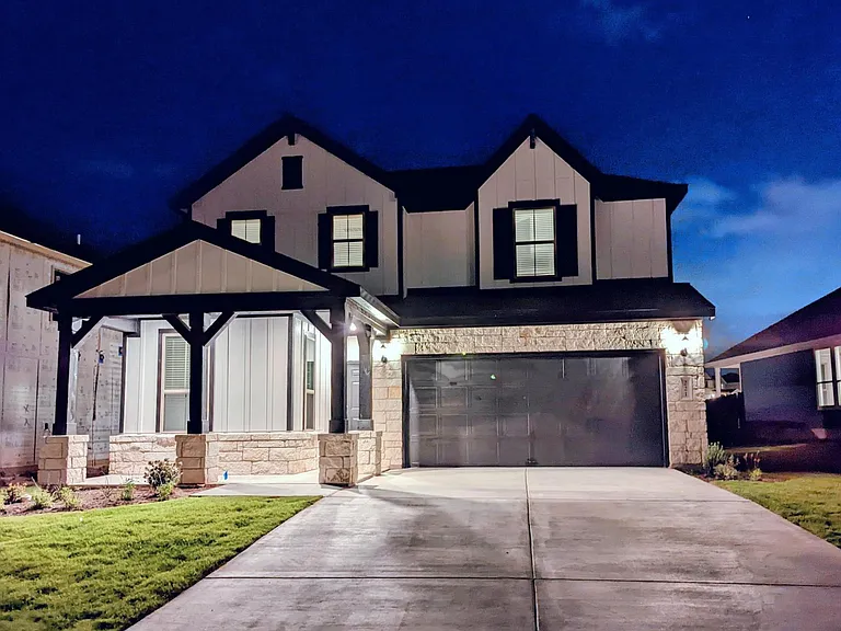 221 Sand Lily Ln — Photo 3
