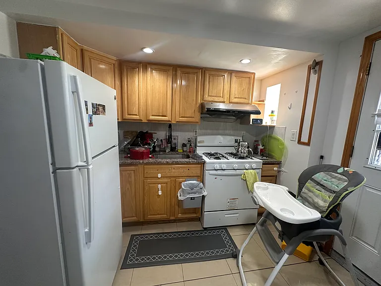 2323 E 16th St #1 — Photo 7