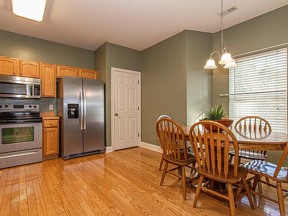 4th image of 7869 Thomas Henry Way