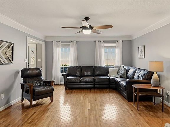 5th image of 86 Shadylawn Dr