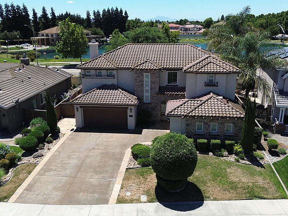 2nd image of 5548 Cortina Ln