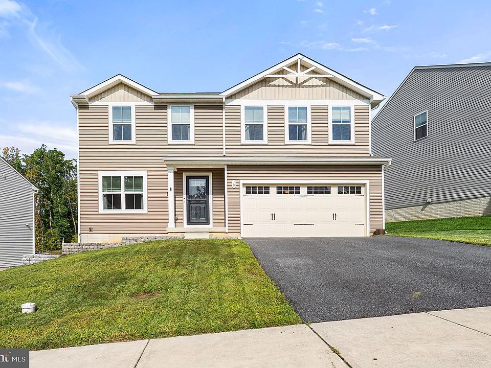 1st image of 19 Blue Spruce Way