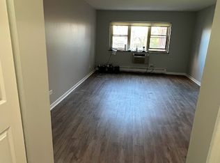 6000 N Sheridan Rd, Chicago, IL 60660