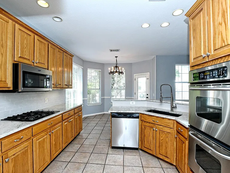 9934 Barbrook Dr — Photo 9