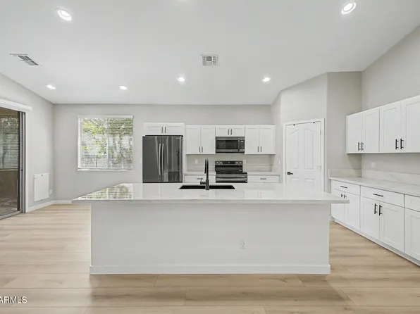 3053 E BLUEBIRD Place, Chandler, AZ 85286