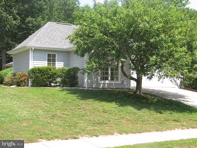 1st image of 48034 Mayflower Dr