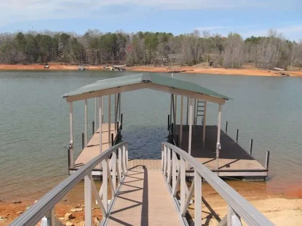 133 Martins Pointe Dr, Seneca, SC 29678
