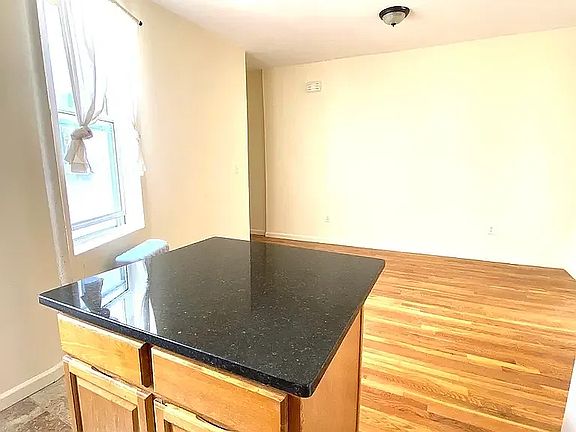 2nd image of 360 Rutland Rd APT 1R
