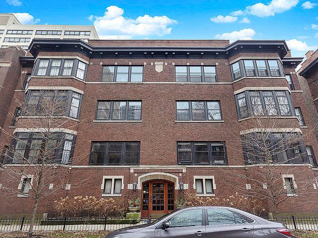 1st image of 657 W Buena Ave APT 1A