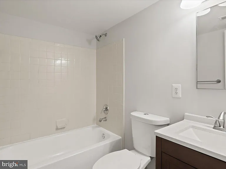1627 N Van Dorn St — Photo 19