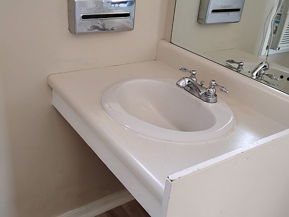 5th image of 196 Searsport Ave #14