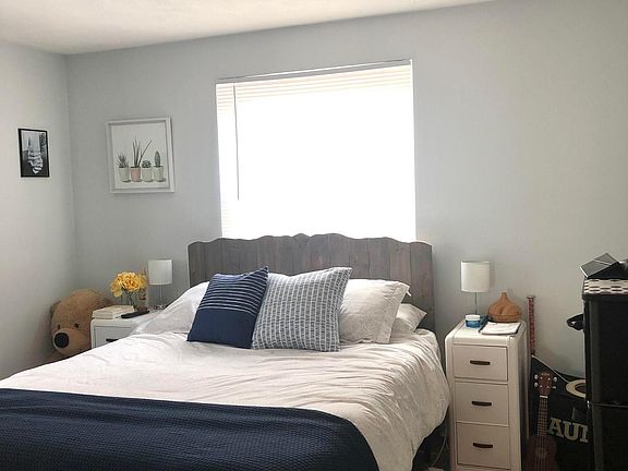 5th image of 148 Newbury Ave APT 206