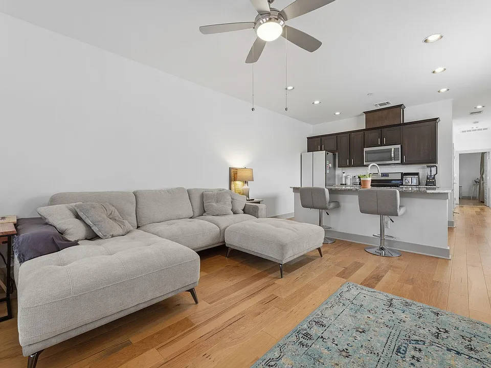 2101 Town Centre Dr #1808