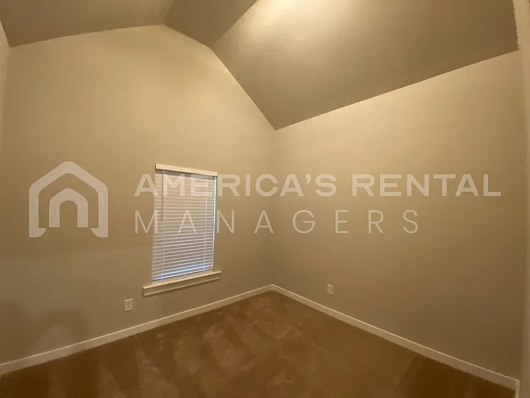 240 Avalon Way — Photo 16